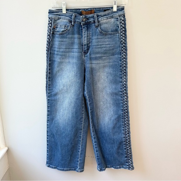 Judy Blue wide leg braided trim women’s cropped jeans - Picture 1 of 12